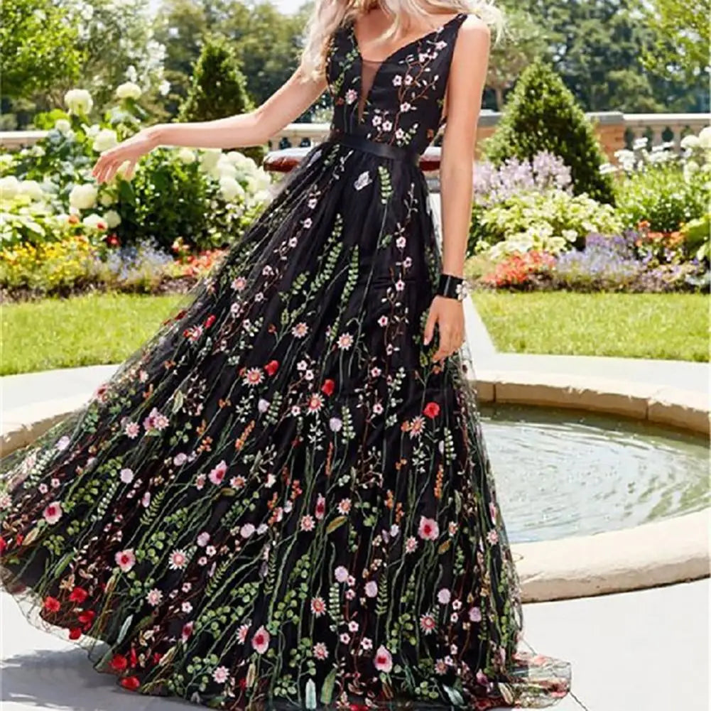 Serenata Elegant Floral Dress