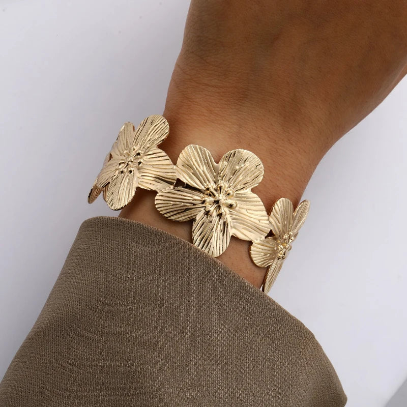 Alira Flower Bracelet